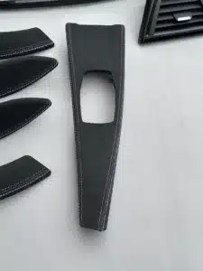 Automobilių interjero restauracija – vairų apsiuvimas, lubų remontas, odos aptraukimas | Autorepair.lt