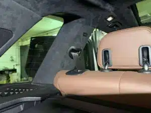 Automobilių interjero restauracija – vairų apsiuvimas, lubų remontas, odos aptraukimas | Autorepair.lt