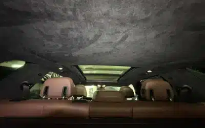 Lubų aptraukimas po avarijos – remontas po airbag šūvio ir sulūžusių lubų atstatymas